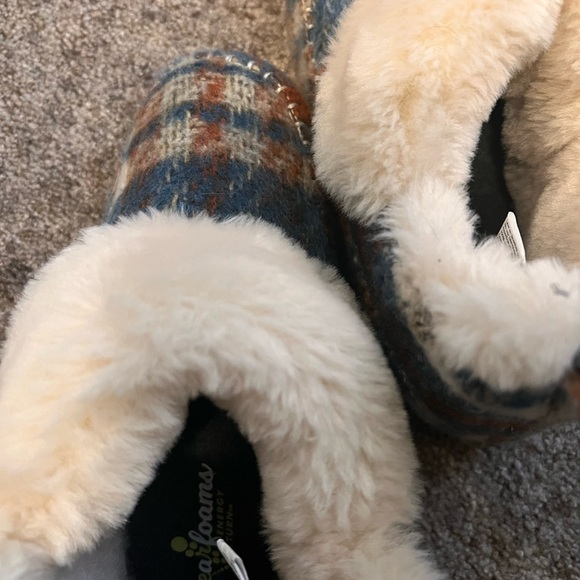 Dearfoam Bootie Slippers - Picture 4 of 4